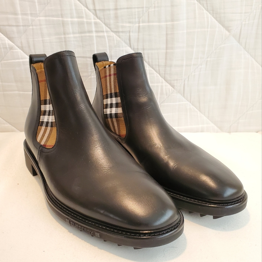 NWT$920 Burberry Men's Allostock Chelsea Black Signature Check Print Logo Boots - Picture 5 of 16